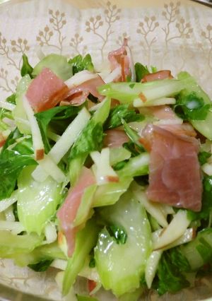 セロリとりんごのサラダ☆生ハム入り-レシピのメイン写真