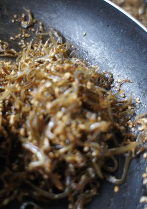 簡単でおいしい栄養満点じゃこの炒り煮-レシピのメイン写真