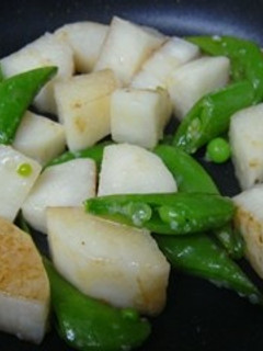 塩麹☆長芋とスナップえんどうの炒め物-レシピのメイン写真