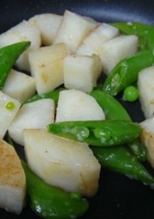塩麹☆長芋とスナップえんどうの炒め物-レシピのメイン写真