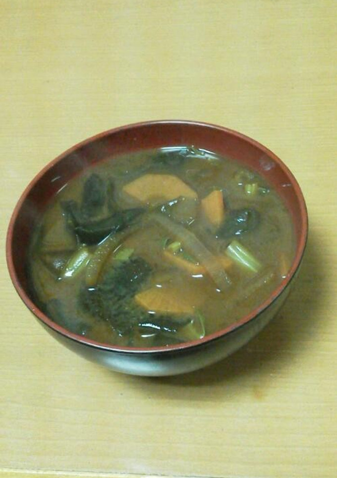 大根の葉でワカメと野菜の簡単お味噌汁☆-レシピのメイン写真