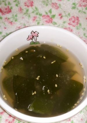 干しえびとワカメのスープ-レシピのメイン写真