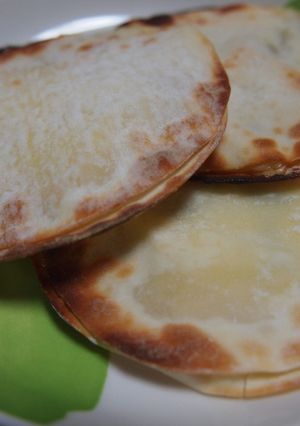 余った餃子の皮でサクサク玉ねぎパイ-レシピのメイン写真