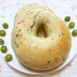 えんどう豆と桜のベーグル