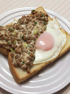栄養たっぷり☆簡単☆納豆目玉焼きサンド-レシピのメイン写真