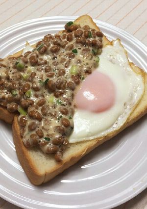 栄養たっぷり☆簡単☆納豆目玉焼きサンド-レシピのメイン写真