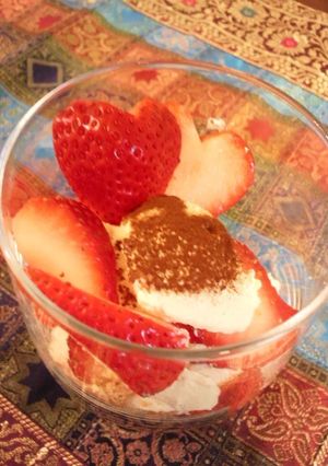 チーズムースに苺のハートを添えて-レシピのメイン写真