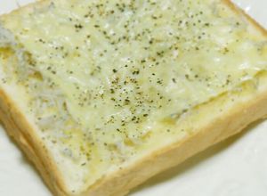 *オリーブオイルdeしらすトースト*-レシピのメイン写真