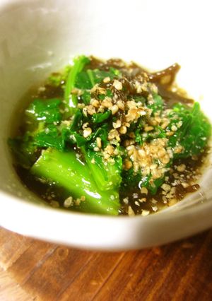 もずく酢と菜花の胡麻がけ-レシピのメイン写真