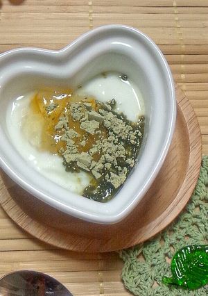 ヨーグルトに★柚子昆布茶-レシピのメイン写真