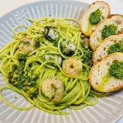 A picture of 冷凍海老と牡蠣のジェノベーゼパスタ.