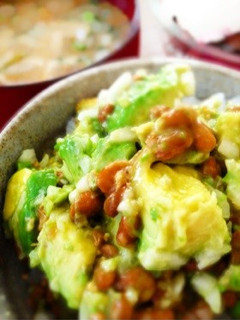塩麹入り☆アホカドと納豆丼-レシピのメイン写真