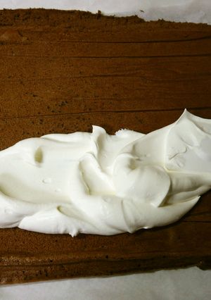簡単☆ロールケーキ☆ココア☆生チョコ入-レシピのメイン写真