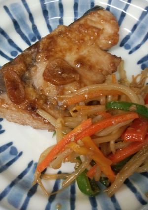 塩麹漬けぶりのにんにく醤油焼き-レシピのメイン写真