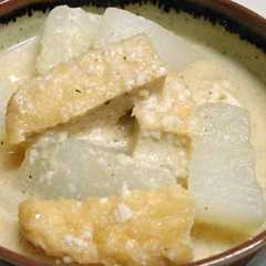 รูปของ 【杜氏のお袋流】大根と油揚げの味噌酒粕煮