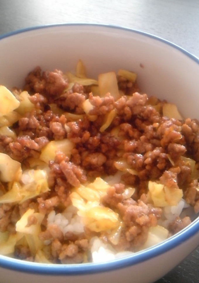 簡単！ひき肉とキャベツの炒め丼-レシピのメイン写真
