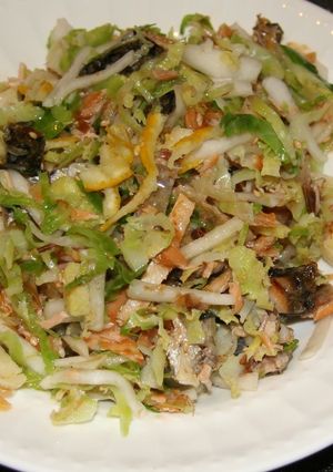 鮭の皮と芽キャベツとかぶのゆず味サラダ-レシピのメイン写真