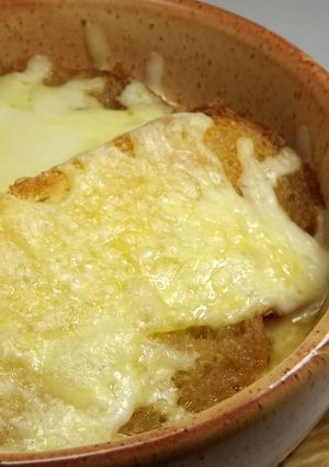 飴色玉葱の簡単オニオングラタンスープ-レシピのメイン写真