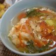 トマトレタス卵の塩中華スープ。
