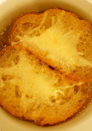 あつあつ美味♡オニオングラタンスープ-レシピのメイン写真