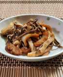 ぜんまいと油揚げと薩摩揚げの煮物