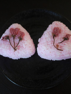 ひな祭りに❀桜でんぶで 桜ごはんお握り❀-レシピのメイン写真