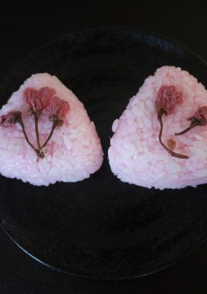 ひな祭りに❀桜でんぶで 桜ごはんお握り❀-レシピのメイン写真