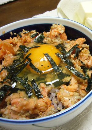 焼き鮭・ごま・海苔のっけ♥王道TKG♥-レシピのメイン写真