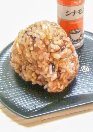 ぱぱっとおにぎり★醤油シナモン-レシピのメイン写真