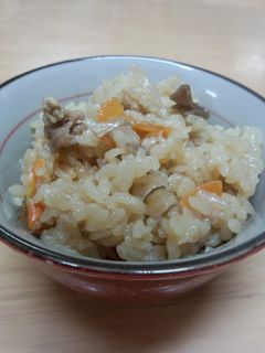ごぼう香る炊き込みご飯♪-レシピのメイン写真