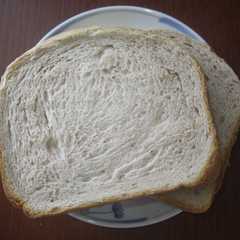 HB ★ 旬の苺を使って　苺食パン-レシピのメイン写真