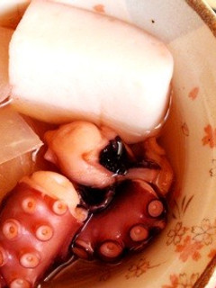 タコで桜春色＊はんぺんとカブの煮物-レシピのメイン写真