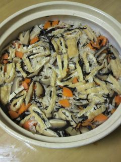 ☆土鍋で炊き込みご飯☆-レシピのメイン写真