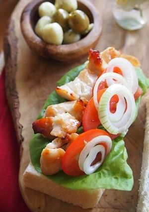 塩麹鶏のオープンサンド-レシピのメイン写真