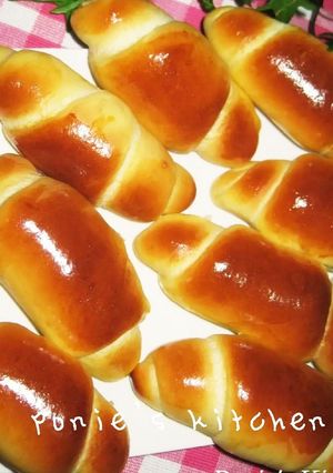 手ごねでふわふわバターロール♪-レシピのメイン写真