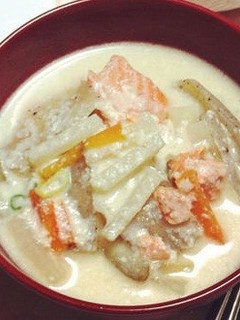 まろやか野菜たっぷり鮭の粕汁-レシピのメイン写真
