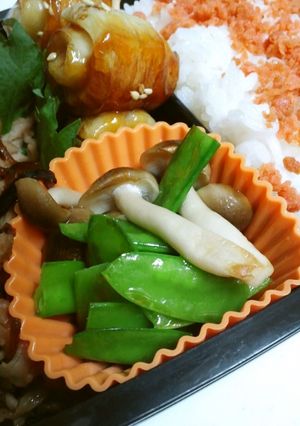 お弁当に♪　しめじと絹さやの白だし炒め-レシピのメイン写真