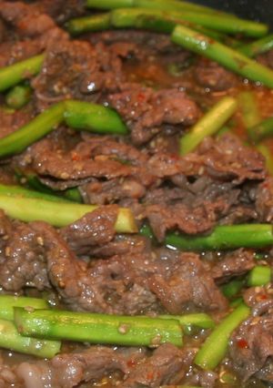 牛肉とアスパラのピリ辛味噌炒め-レシピのメイン写真