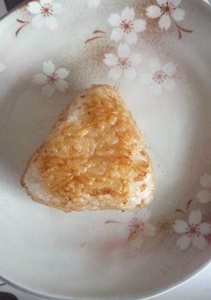 残りご飯で★簡単焼きおにぎり★チーズＩＮ-レシピのメイン写真