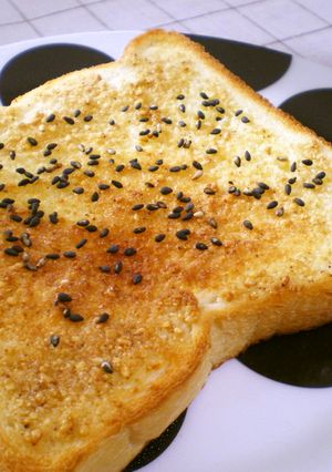 乗っけるだけ!香ばし胡麻ハニートースト♪-レシピのメイン写真