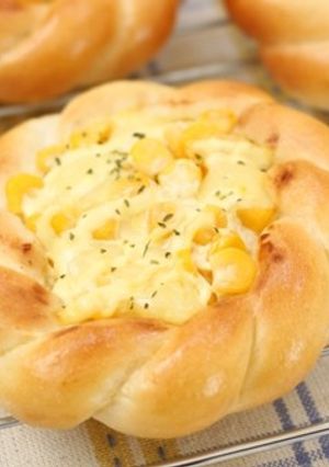 総菜パンの成型＊ツイストリング-レシピのメイン写真