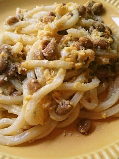 お昼に簡単♪納豆カルボナーラうどん-レシピのメイン写真