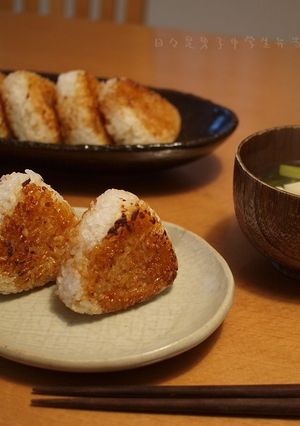 かき醤油で簡単焼きおにぎり-レシピのメイン写真