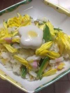 お花見菊の花散らして見た目も綺麗寿司-レシピのメイン写真