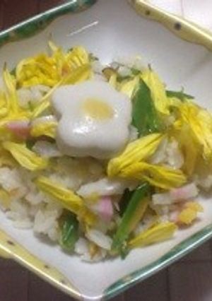 お花見菊の花散らして見た目も綺麗寿司-レシピのメイン写真
