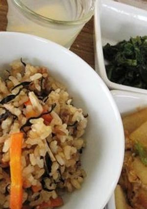香り濃厚～定番！炊き込みご飯にはコンソメ-レシピのメイン写真