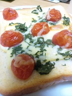 トマトがジュワ〜大葉とチーズのトースト-レシピのメイン写真