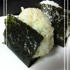 รูปของ しらすおにぎり