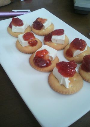 クリームチーズとジャムのクラッカーのせ-レシピのメイン写真