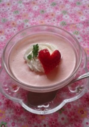 卵黄救済☆ふわふわいちごムース-レシピのメイン写真